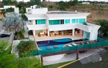 Mansão de R$ 6,2 milhões no Lago Sul que fez o patrimônio de Flávio Bolsonaro saltar 370%