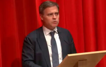 Mendonça diz que STF lhe trouxe “infelicidade” e que salário dá “condição média de vida”