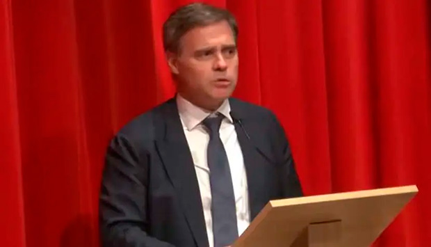 Mendonça diz que STF lhe trouxe “infelicidade” e que salário dá “condição média de vida”
