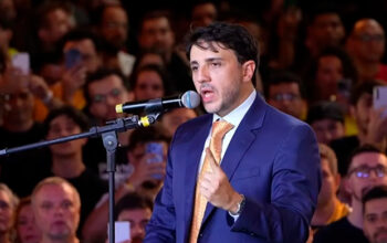 Moro é vaiado e chamado de “vassalo” por Renan durante durante o Congresso Nacional do Partido Missão