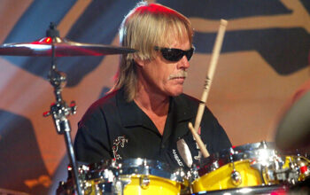 Morre baterista do ZZ Top, Frank Beard, aos 77 anos
