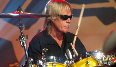 Morre baterista do ZZ Top, Frank Beard, aos 77 anos