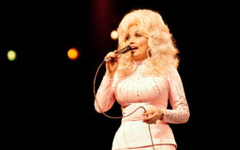 Dolly Parton, ícone da música country norte-americana, morreu aos 80 anos