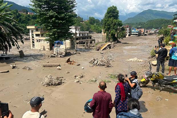 Número de mortos por enchente no Nepal e no Tibete sobe para 543
