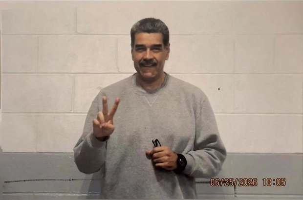 Perfil de Nicolás Maduro publica fotos do líder chavista em prisão nos EUA