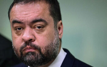 PF cumpre mandados contra Cláudio Castro na segunda fase da Operação Sem Refino