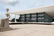 Plenário do STF abre brecha para reduzir penas de réus do 8/1
