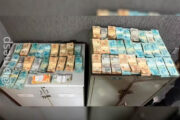 PM apreende quase R$ 500 mil dentro de caixa de chocolates  durante uma blitz  na Avenida Caetano Zamataro, em Guarulhos