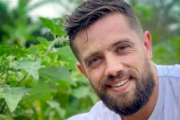Rafael Cardoso revela dependência de álcool, cocaína e celular: 'Eu me olhava no espelho e enxergava um monstro'