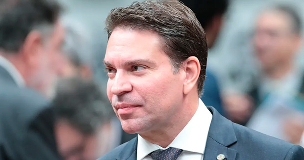 Ramagem fala da foto em piscina com políticos e alvo de caso INSS