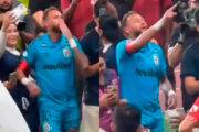 Neymar ignora fãs, discute com torcedor do Remo e manda beijo para mulher casada