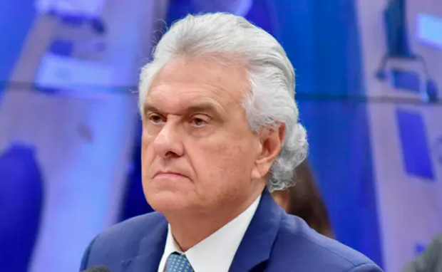 Caiado dispara contra escolha de vice de Flávio Bolsonaro e aponta “hipocrisia” em chapa do PL