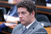Ação sobre motociata de Bolsonaro ameaça candidatura de Salles ao Senado