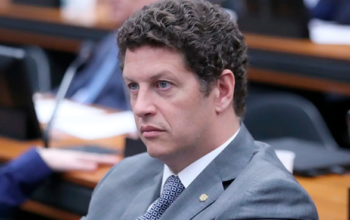 Ação sobre motociata de Bolsonaro ameaça candidatura de Salles ao Senado