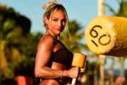 Candidata ao Miss Bumbum rejeita R$ 90 mil e mesada para deixar concurso