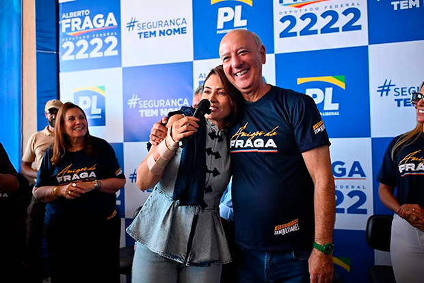 “Respeito, mas não é meu candidato”, diz Michelle em evento com Arruda
