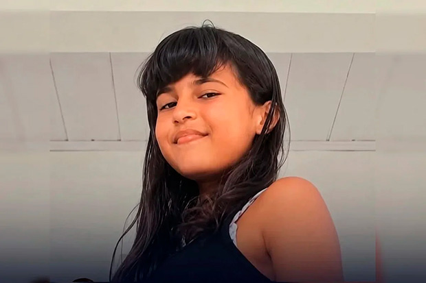Mãe de menina achada morta com coleira de cachorro no pescoço é presa