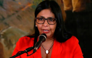 Delcy comemora acordo que dá aos EUA controle do petróleo venezuelano