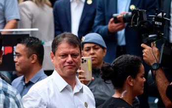 Tarcísio termina mandato com déficit de R$ 12,2 bilhões em SP