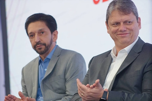 TRE manda Tarcísio e Nunes apagarem propaganda oficial das redes
