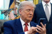 Trump é processado por venda de acesso antecipado aos seus posts em rede social