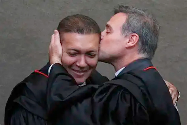 TSE determina remoção de vídeo que associa Lula ao PCC e ao CV; Mendonça e Marques votaram contra