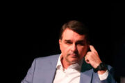 TSE nega ataque hacker e diz que Flávio Bolsonaro foi filiado por alguém do Missão