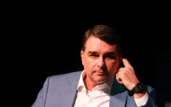 TSE nega ataque hacker e diz que Flávio Bolsonaro foi filiado por alguém do Missão