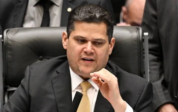 Alcolumbre descarta impeachment de Moraes e deve esperar “baixar a poeira”