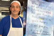 A iniciativa começou depois que ele viu uma idosa retirar pizza do lixo da loja e comer o alimento. Romano a chamou para dentro, descartou o que ela havia encontrado e serviu uma fatia nova e quente.