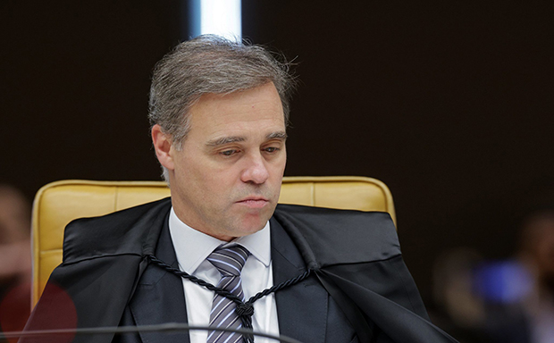 André Mendonça pede à PGR informação sobre suposta mensagem de Vorcaro a Moraes