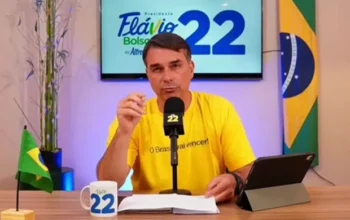 Assessora de Flávio Bolsonaro teria recebido ingressos para camarote do Carnaval do Rio