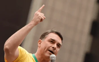 Ato convocado por Flávio Bolsonaro na Paulista reuniu 28,5 mil pessoas, segundo contagem do Monitor do Debate Político da USP