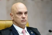 Cartões de crédito com limite de até R$ 300 mil foram emitidos para filhos de Alexandre de Moraes pelo Banco Master