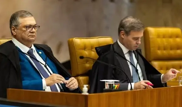 Dino proíbe investigação contra Mendonça em caso de cemitérios em SP