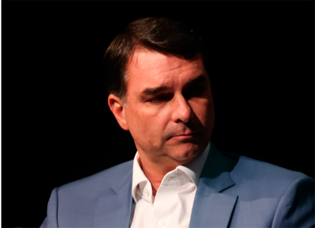 Editorial da Folha diz que Flávio Bolsonaro não tem a menor condição de ser presidente