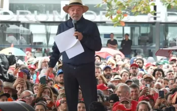 Em SC, Lula cobra apoio do agronegócio: "Deveriam se ajoelhar para mim"