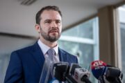 Empresa que patrocinou “Dark Horse” recebeu do crime organizado, diz ministro
