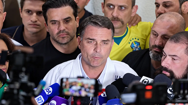 Flávio Bolsonaro anuncia Pablo Marçal na equipe de campanha na reta final