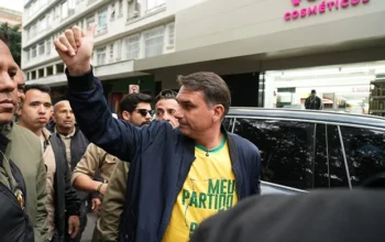 Flávio Bolsonaro diz que será alvo de “terceira facada”; “Vão tentar uma terceira facada"