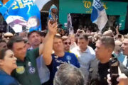 Flávio Bolsonaro e Tarcísio fazem demagogia com imagem de Nossa Senhora de Aparecida