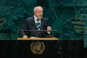 Flávio Bolsonaro quer que TSE proíba campanha de Lula a usar discurso na ONU