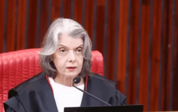 Flávio cobra voto de Cármen Lúcia para abertura de investigação contra Alexandre de Moraes