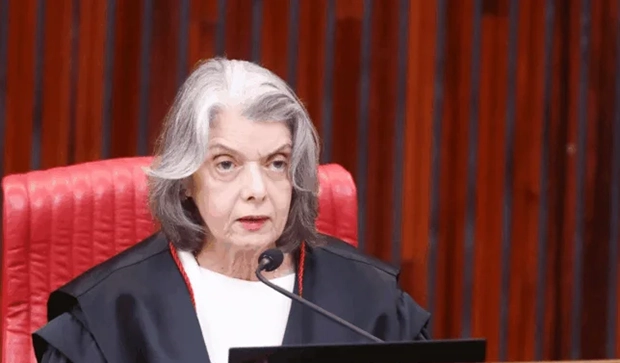 Flávio cobra voto de Cármen Lúcia para abertura de investigação contra Alexandre de Moraes