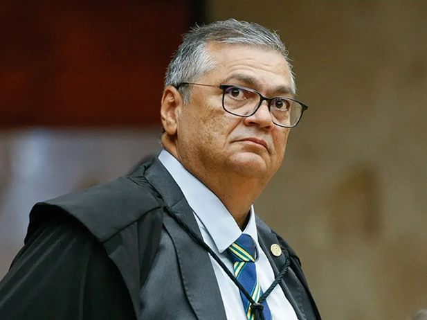 Flávio Dino derruba ordem de Mendonça e manda Andrei Rodrigues voltar à PF