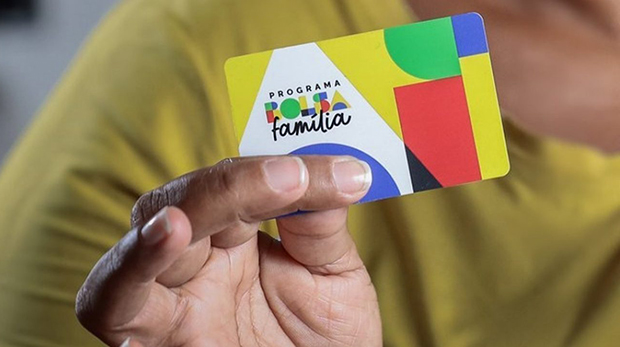 Governo Lula reajusta Bolsa Família em 15% e piso vai de R$ 600 para R$ 691