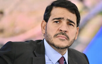 Jorge Messias publica nota de solidariedade à CNBB após ataque de Flávio Bolsonaro