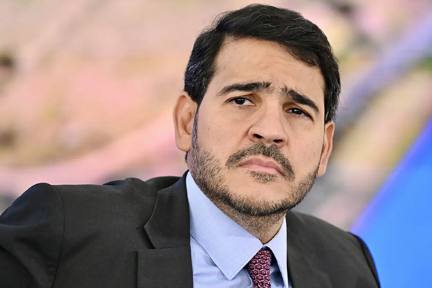 Jorge Messias publica nota de solidariedade à CNBB após ataque de Flávio Bolsonaro