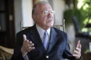 Ex-presidente José Sarney permanece internado com pneumonia