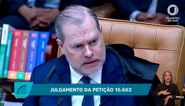 Kassio Nunes se declara impedido de votar sobre investigação contra Alexandre de Moraes